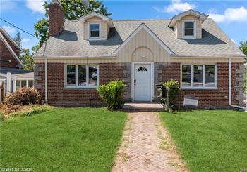 Just Listed: 119 Hoover Road, Yonkers