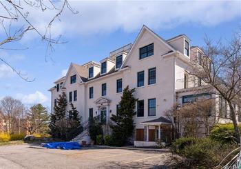 Just Listed: 325 Highland Avenue Unit: 402, Mount Vernon