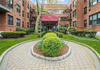 Just Listed: 953 W Boston Post Road Unit: 1L, Mamaroneck