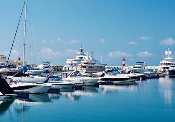 Exploring the Lido Isle Yacht Club