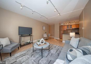 Just Listed: 2101 Chestnut Street Unit: 404, Philadelphia