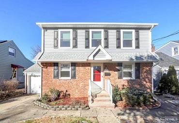 Just Sold: 131 Hillman Drive, Elmwood Park