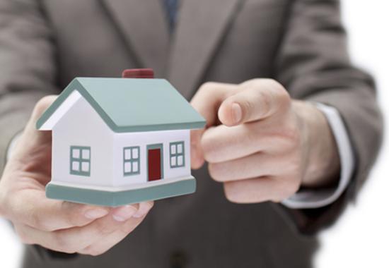 Can My Real Estate Agent Offer to Buy My Home If There are No Offers?