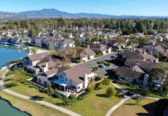 Exploring the Benefits of Moving into a Neighborhood with an HOA