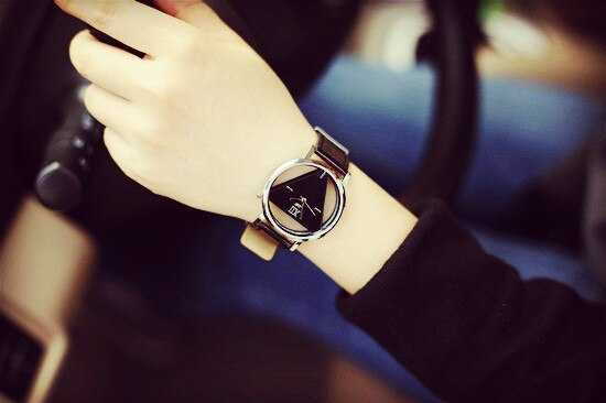 Fashion hollow triangle women quartz watches simple novelty and individualism creative wrist watch black white leather clock