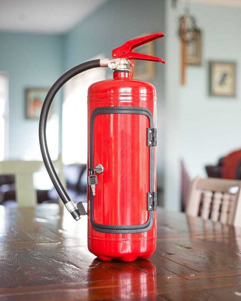 Mini Fire Extinguisher Bar Novelty Wine Storage Case Creative Metal Supplies Desktop Home Ornaments Best Gift for Whiskey Lover