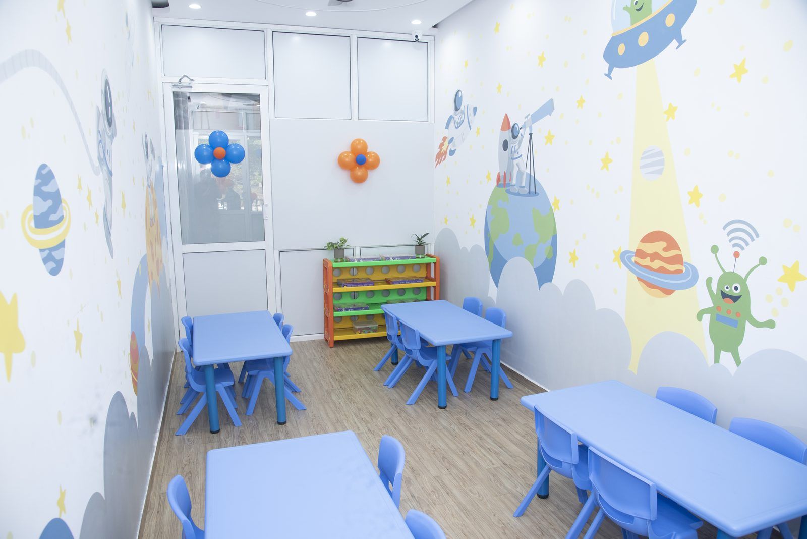 A classroom, ready for the morning.
