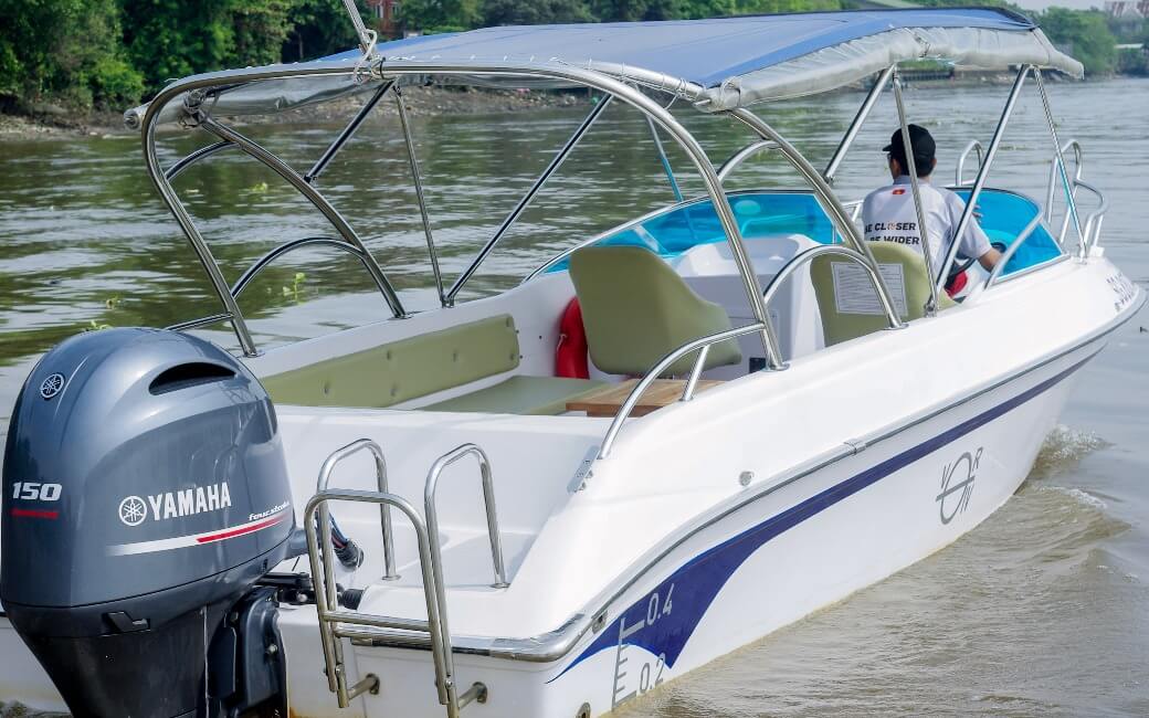 cano-cao-toc-speedboat-cho-khach-du-lich-12k-1