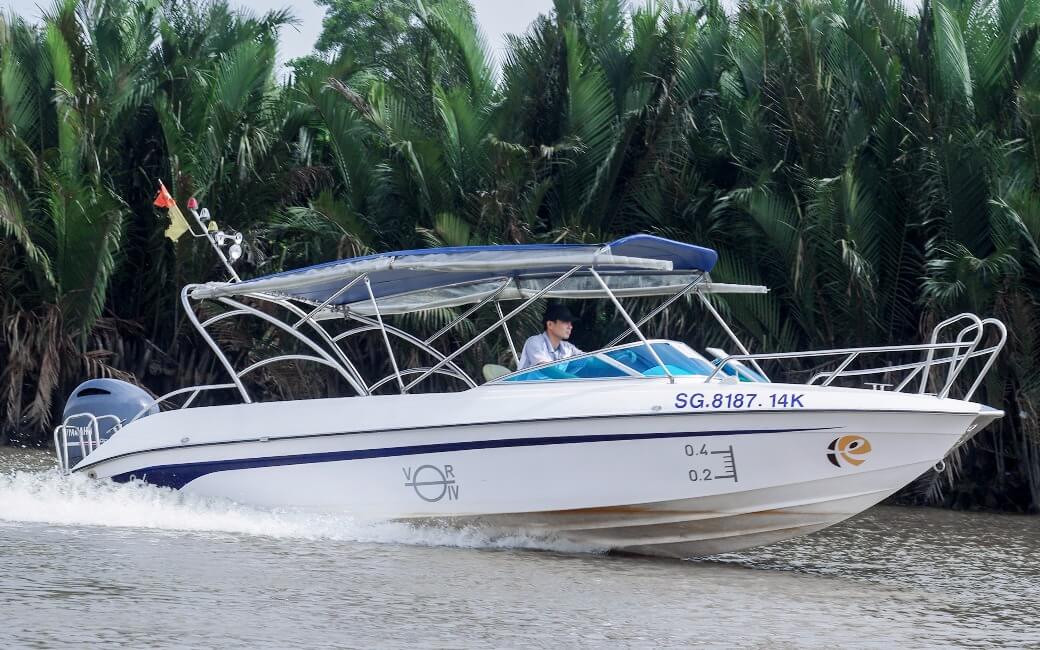 cano-cao-toc-speedboat-cho-khach-du-lich-12k-2