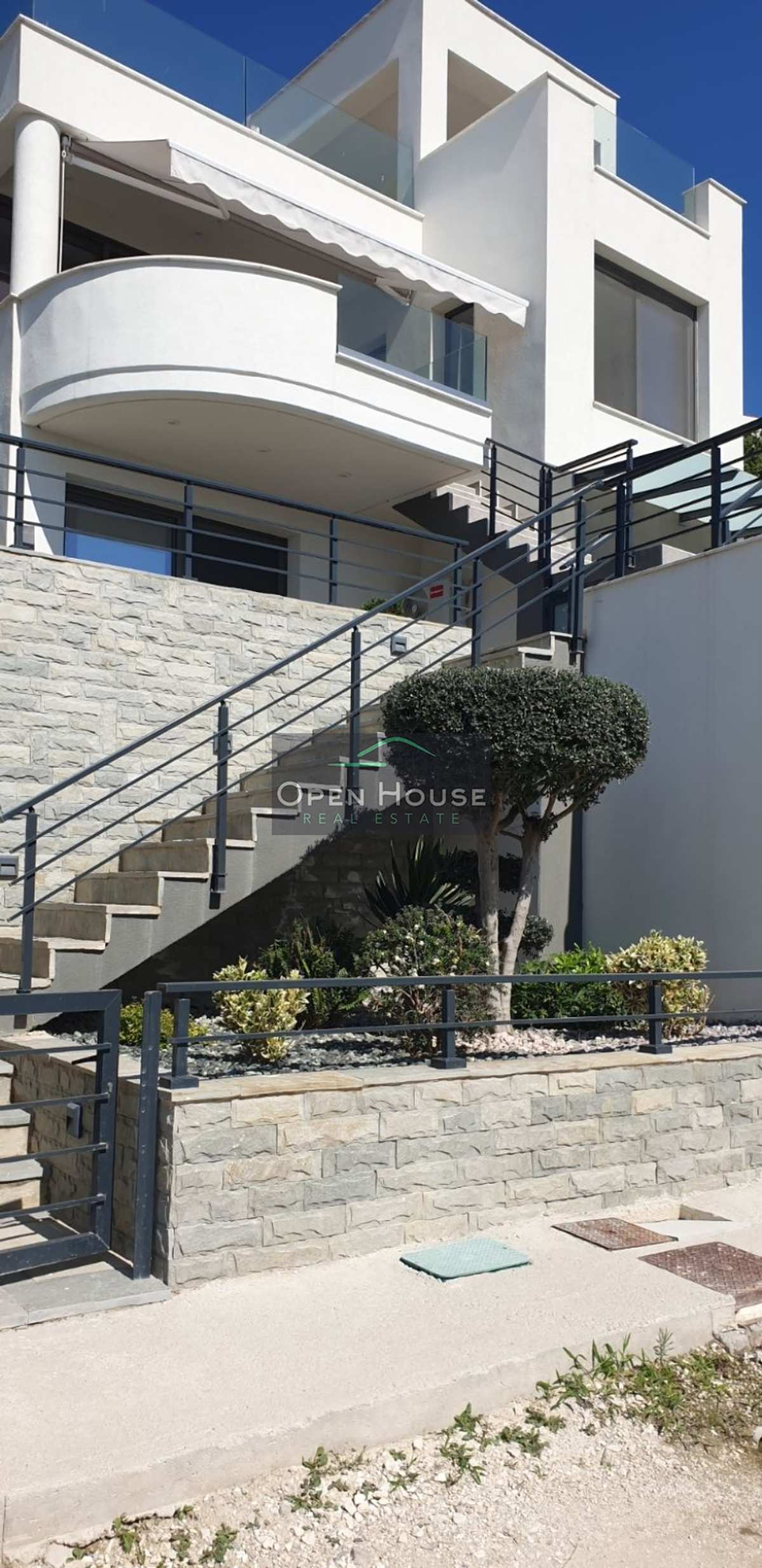 Property thumbnail 2