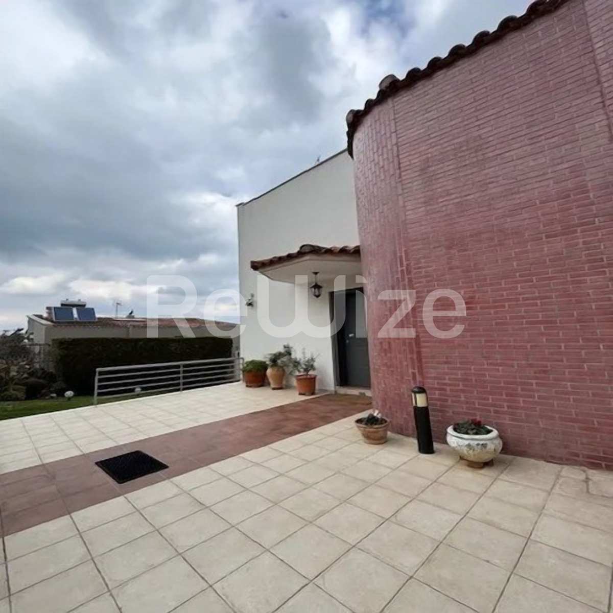 Property thumbnail 3