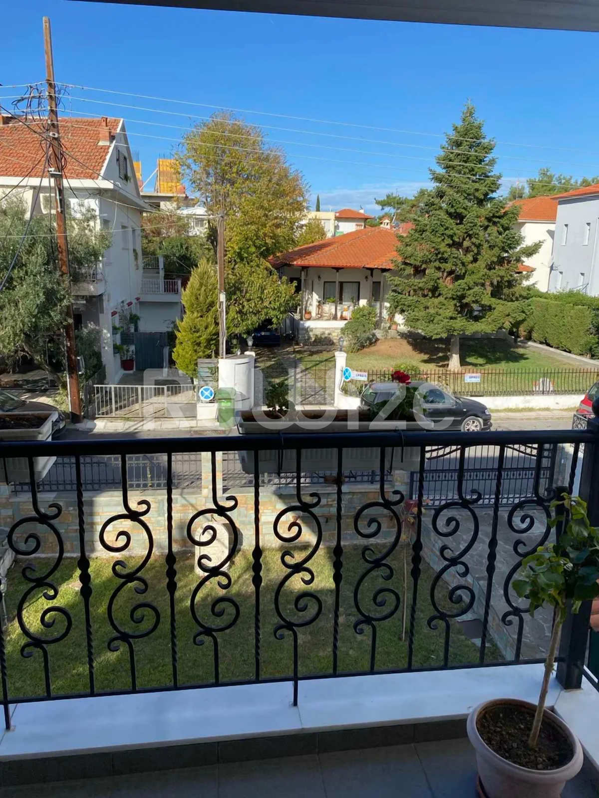 Property thumbnail 3