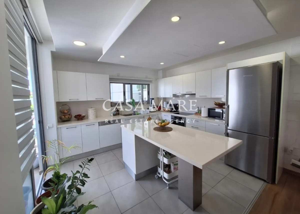 Property thumbnail 4