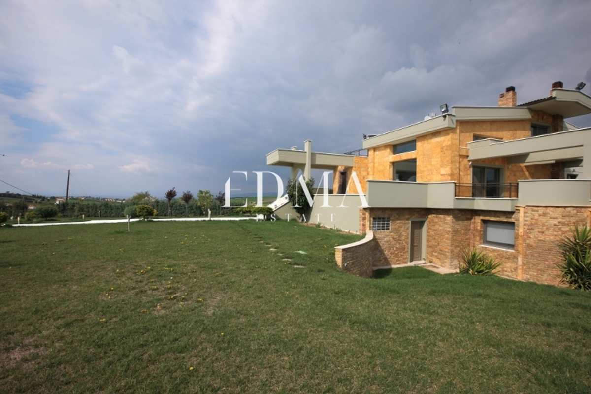 Property thumbnail 2