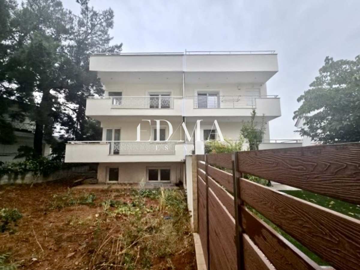 Property thumbnail 4