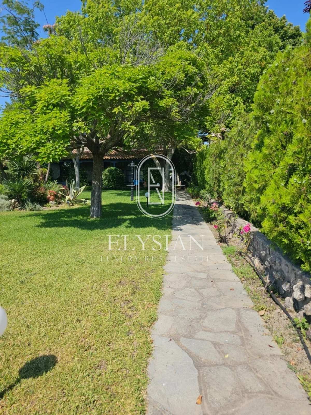 Property thumbnail 3