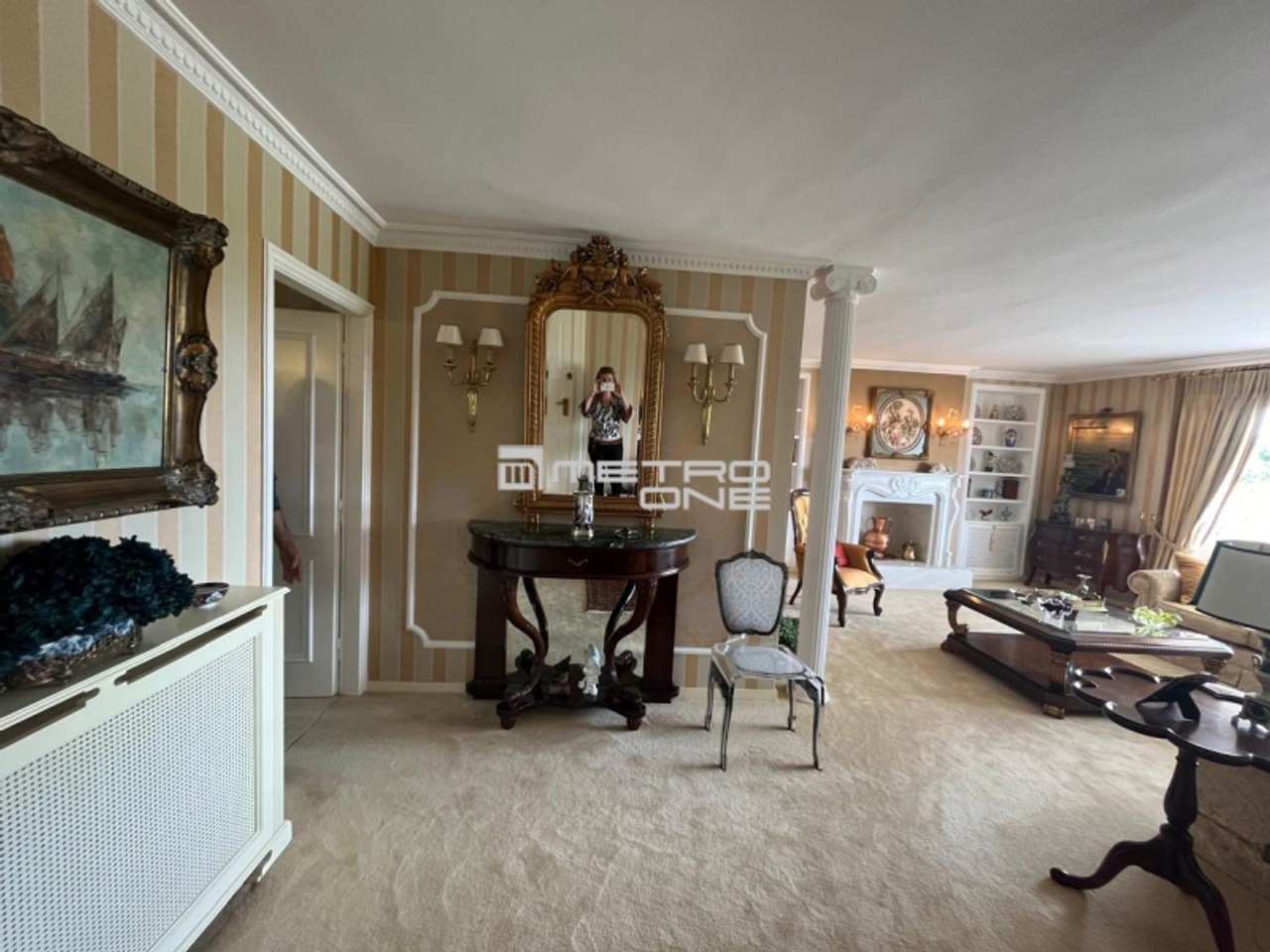Image 0 of 25