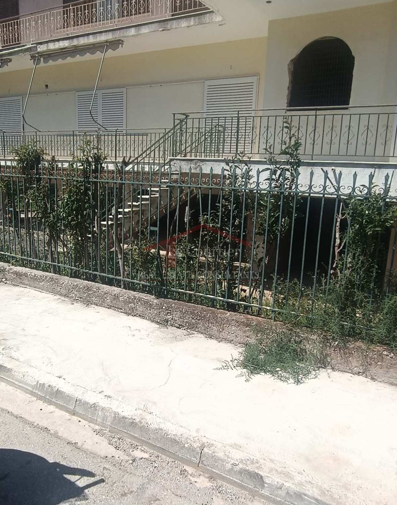 Image 0 of 4
