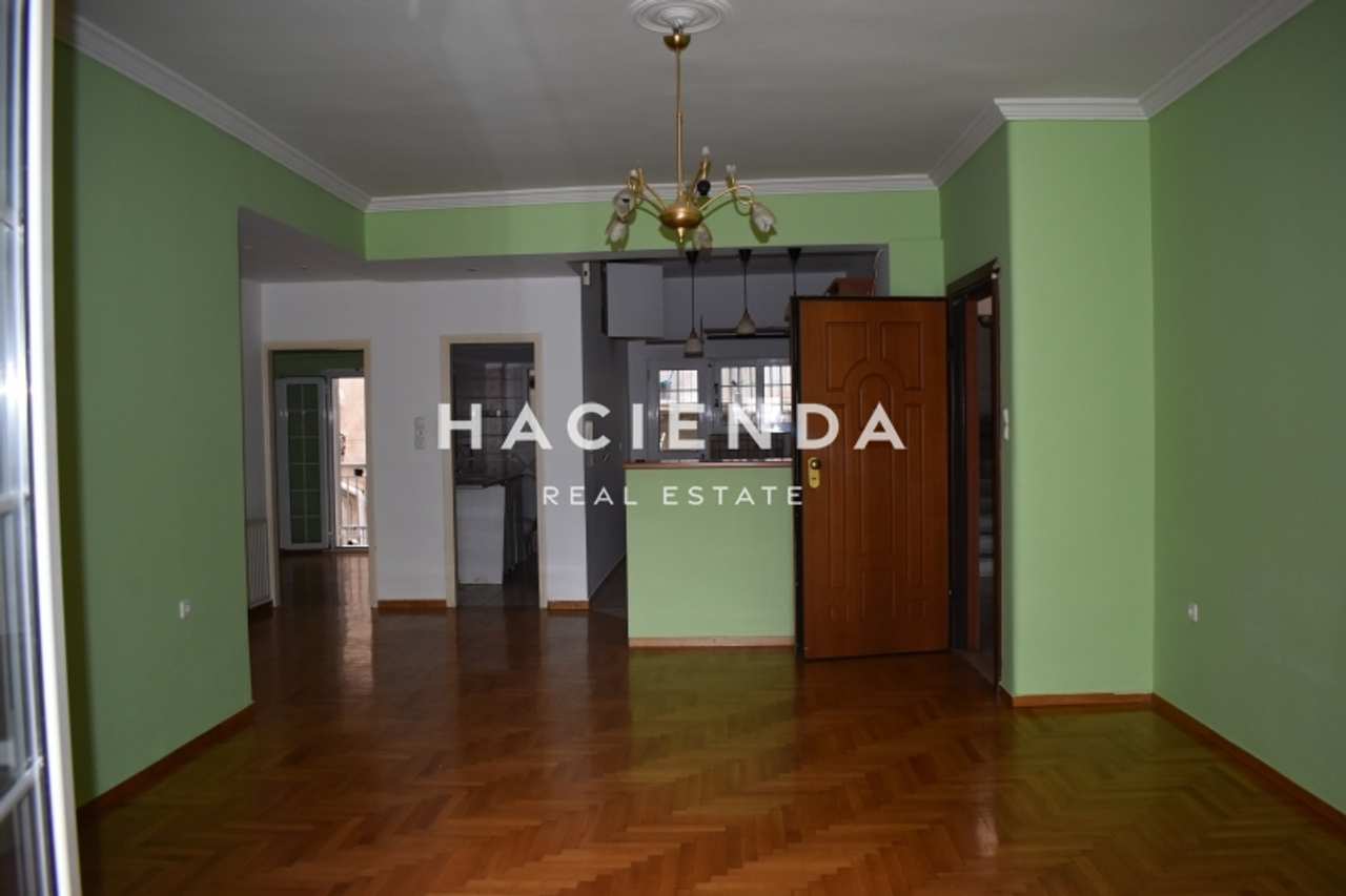 Image 0 of 25