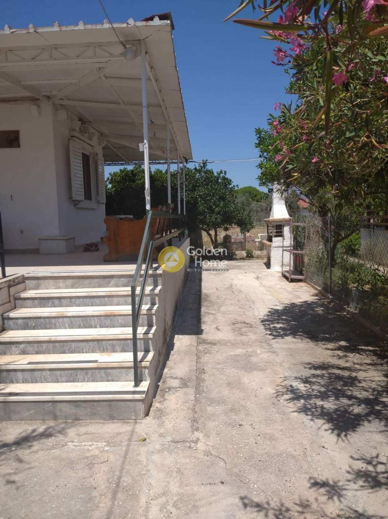 Image 0 of 16
