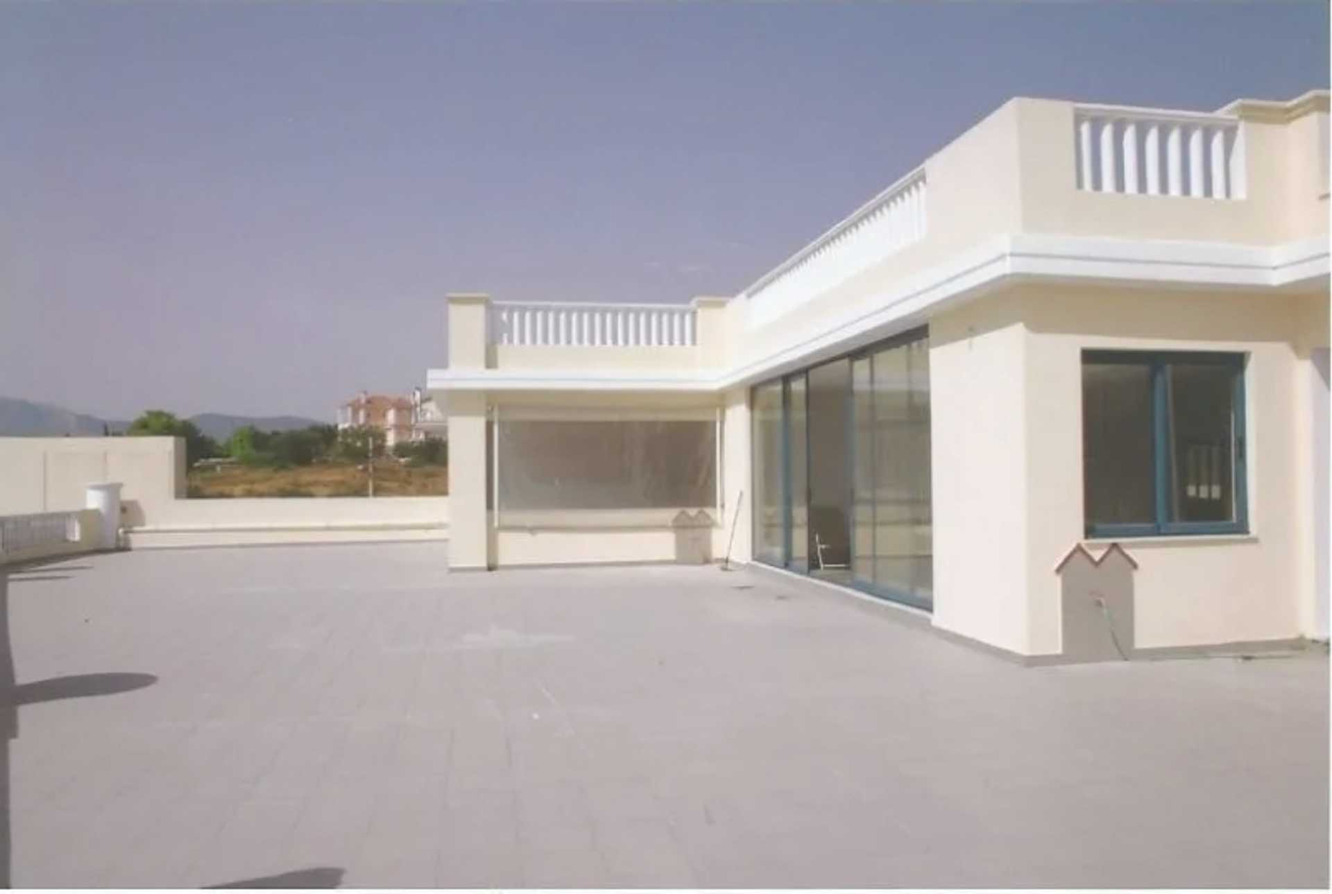Property thumbnail 2