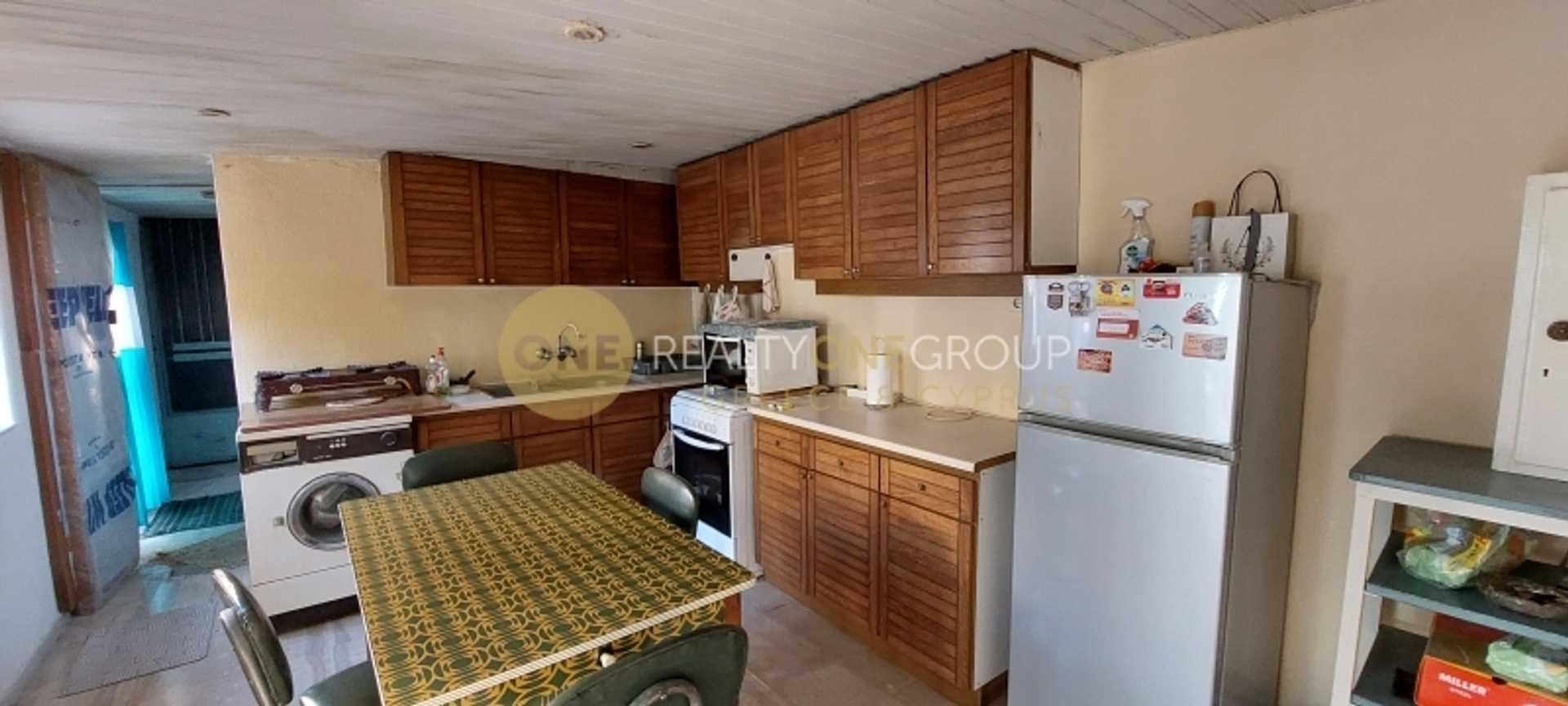 Property thumbnail 2