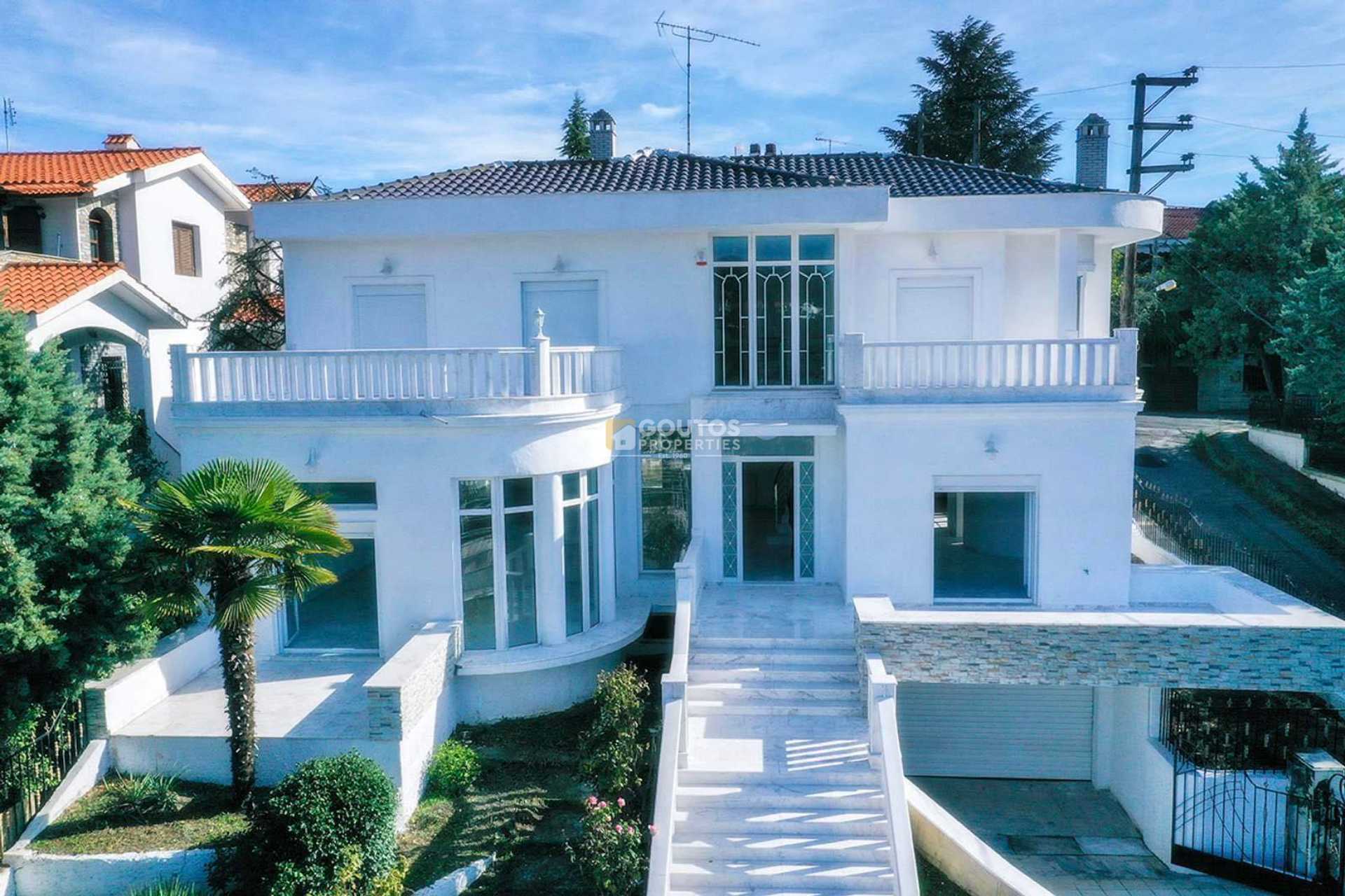 וילה, אוראוקסטרו, סלוניקי