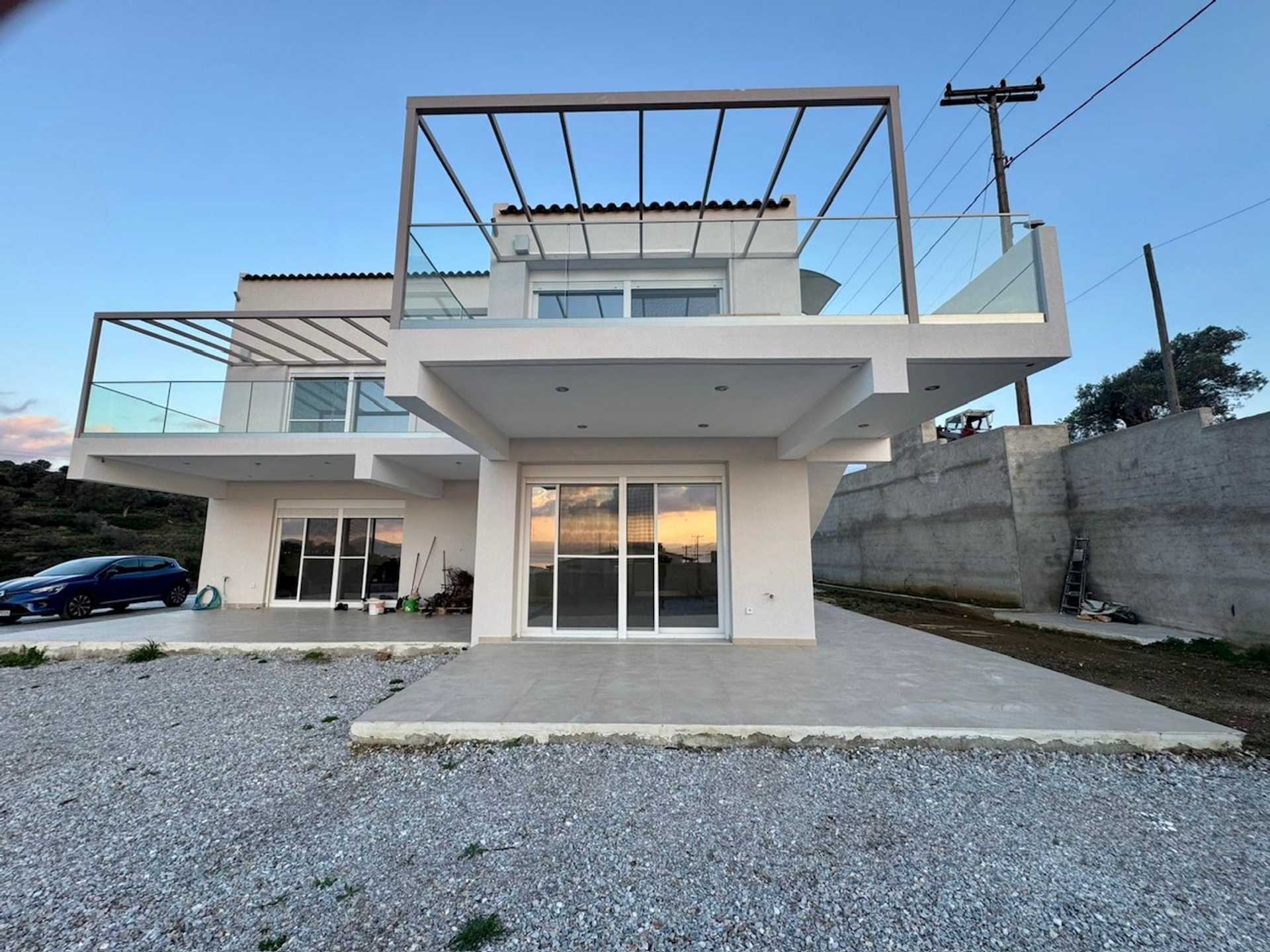 דירה, קאריסטוס, אוויה