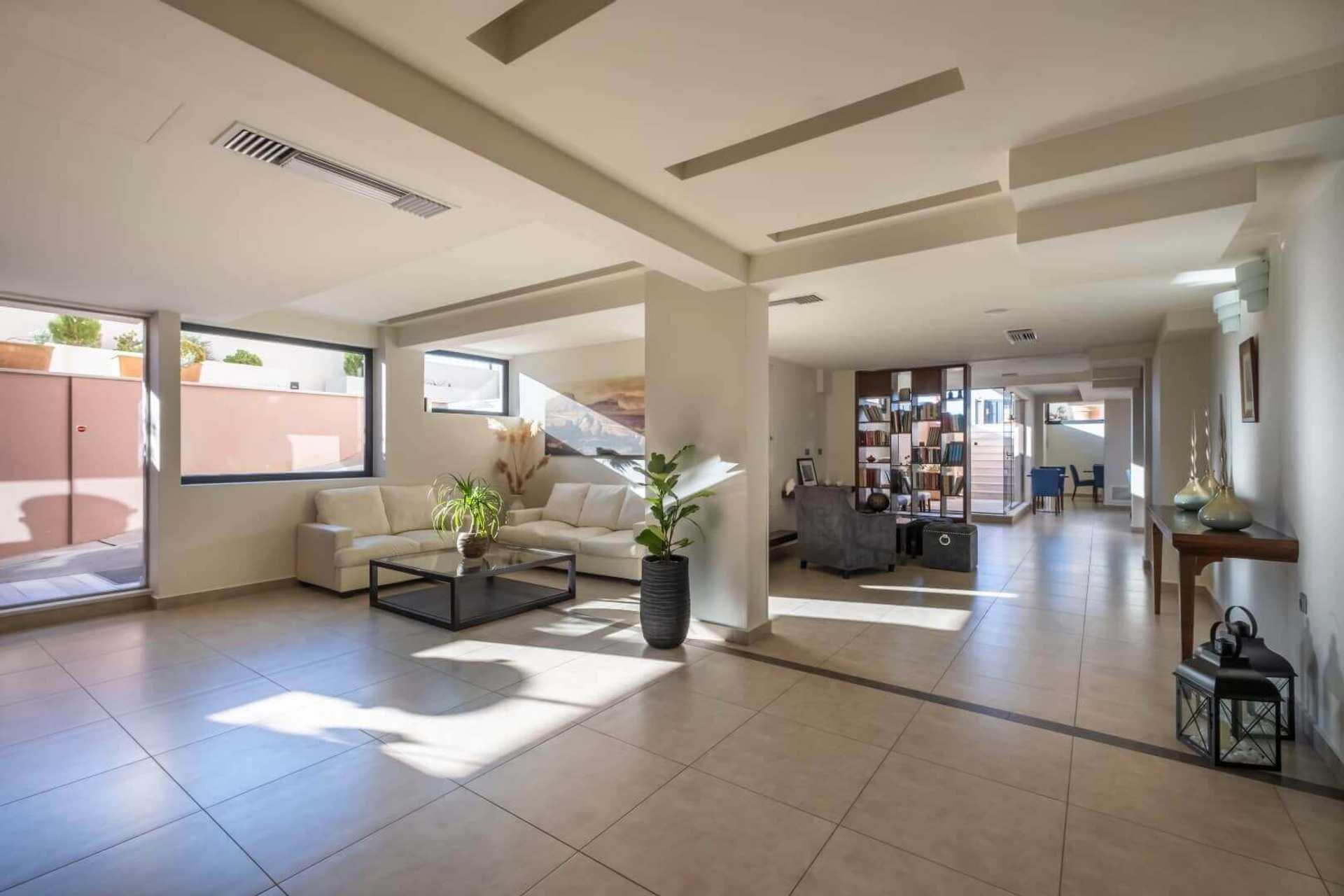 Property thumbnail 4