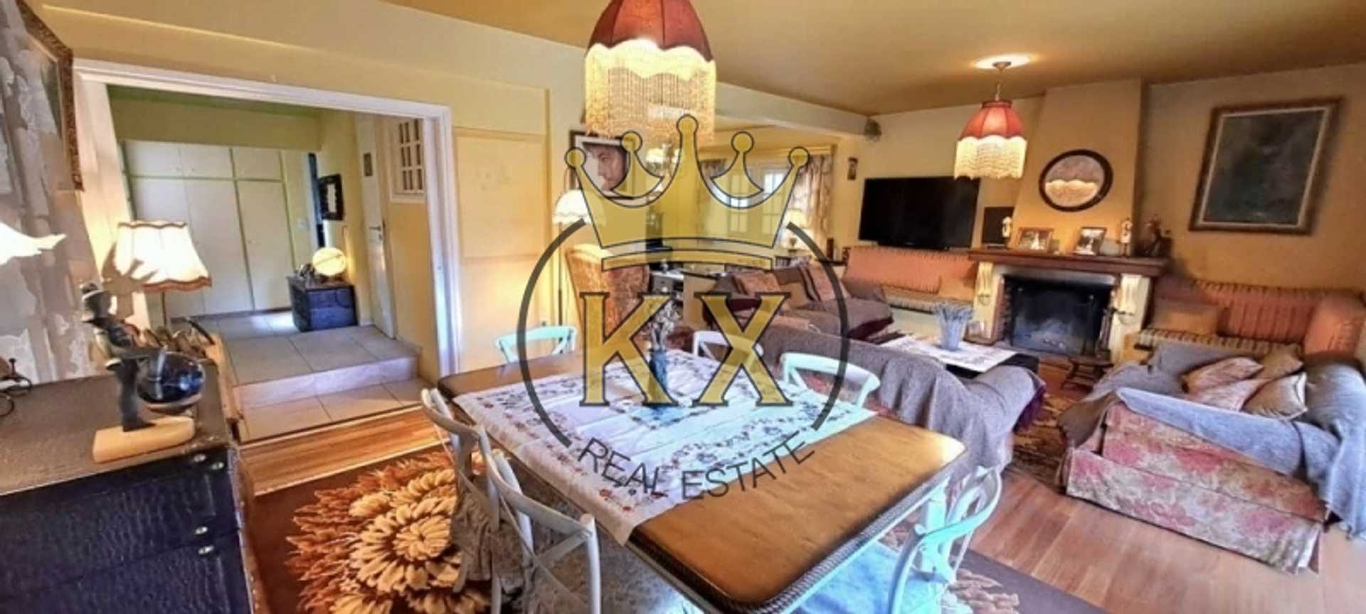 בית, קיפיסיה, אתונה