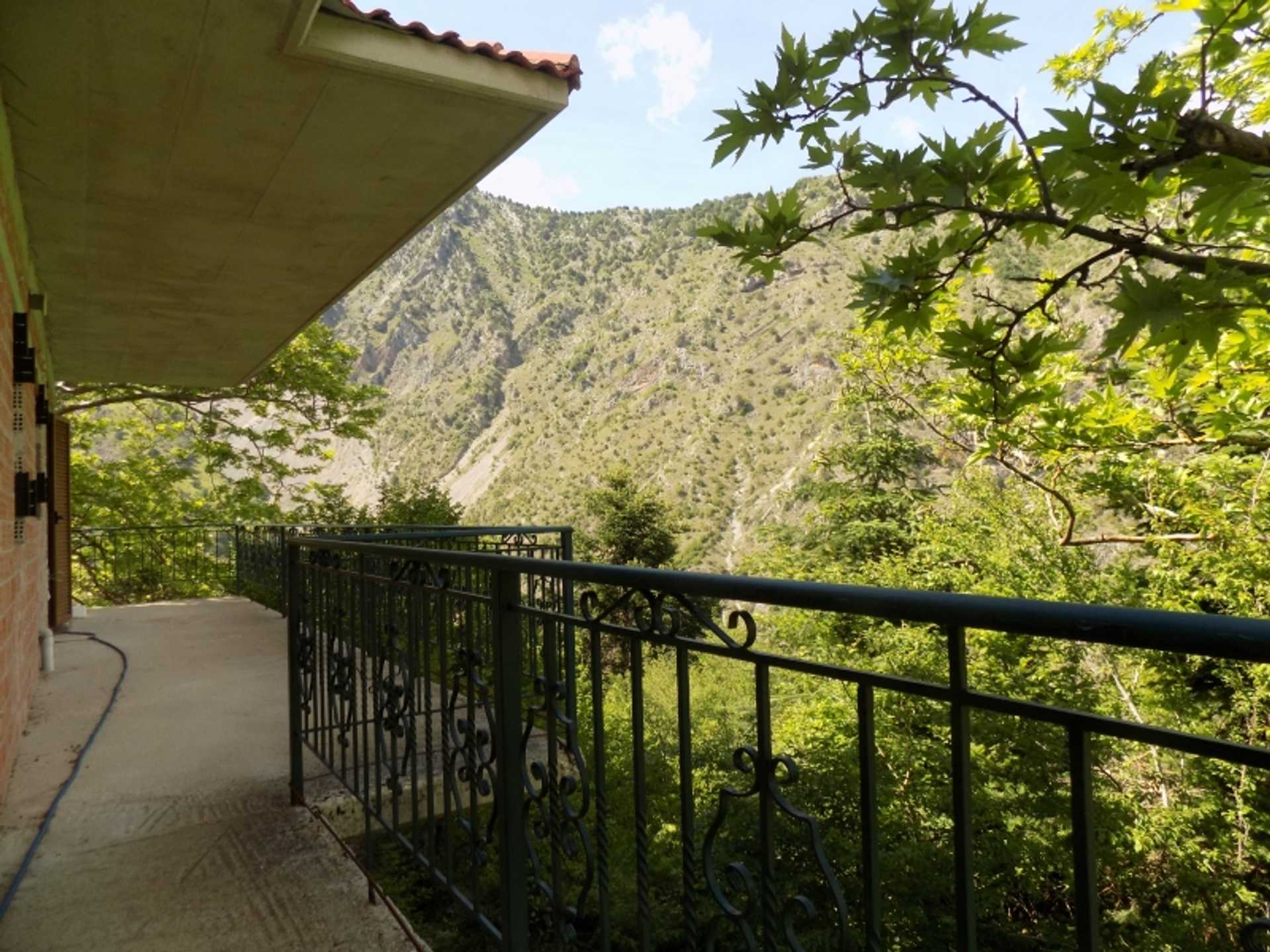 Property thumbnail 2