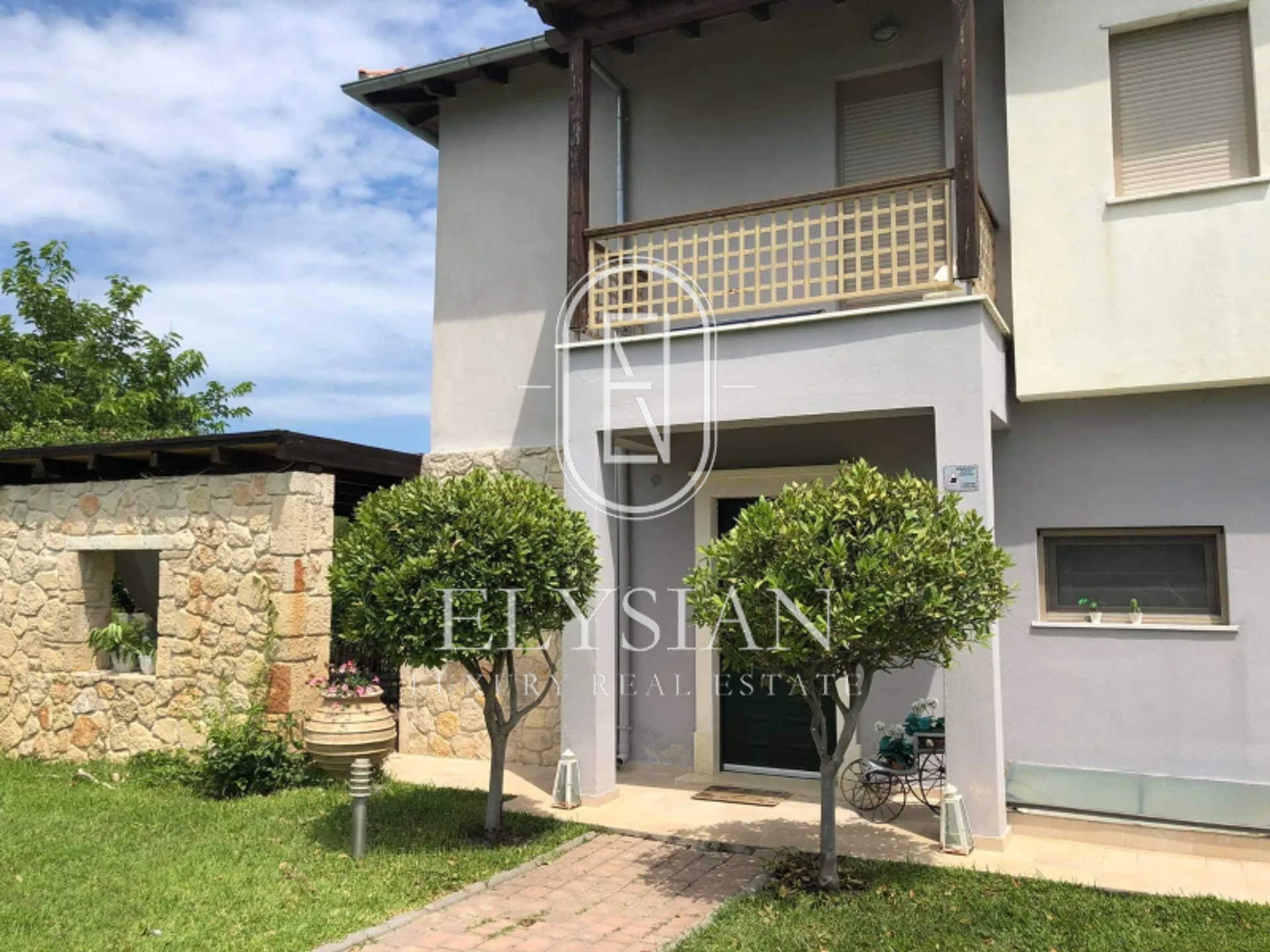 Property thumbnail 2