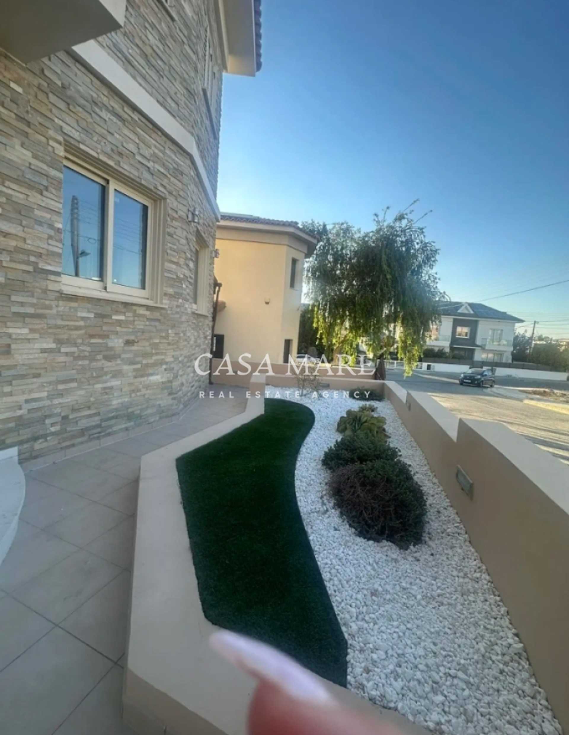 Property thumbnail 2