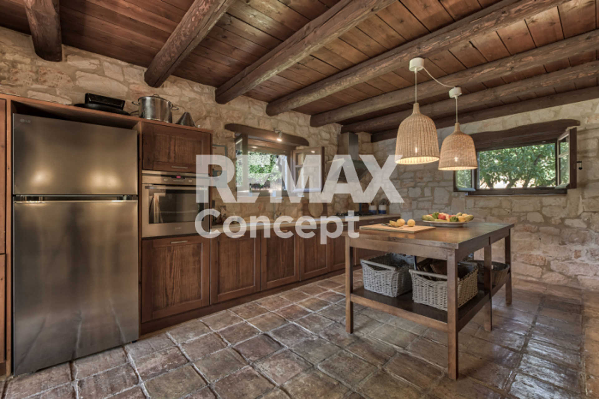 Property thumbnail 2