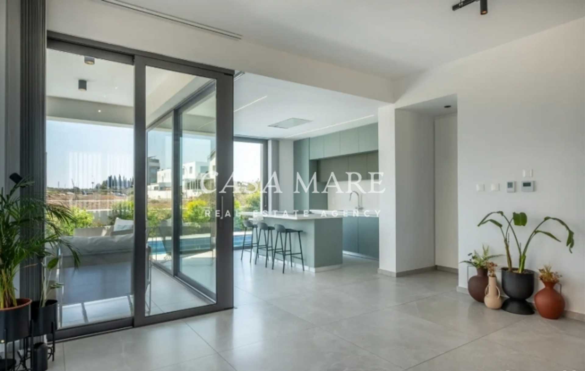 Property thumbnail 3