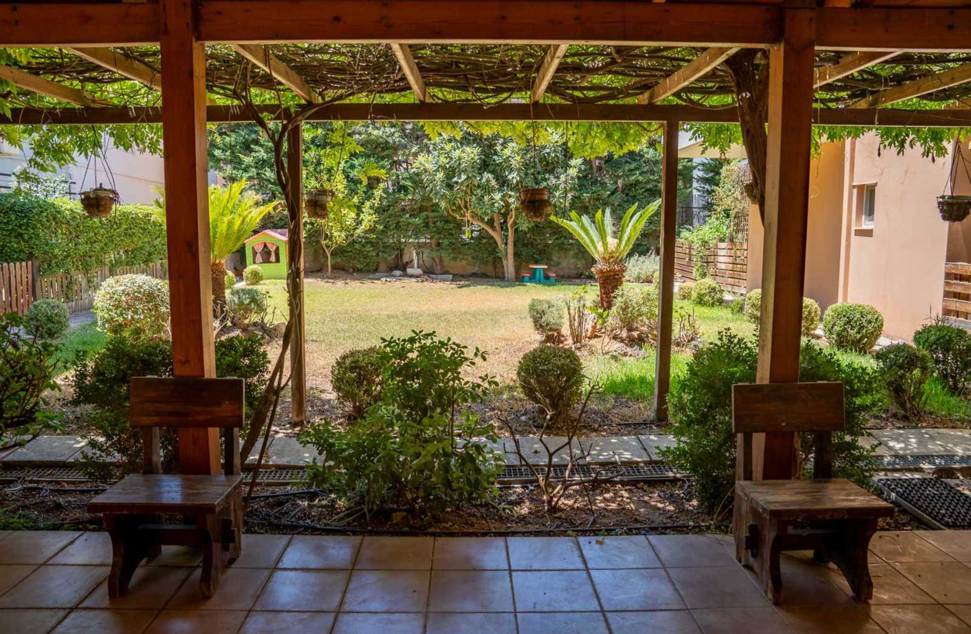 דופלקס, גליקה נרה, אתונה