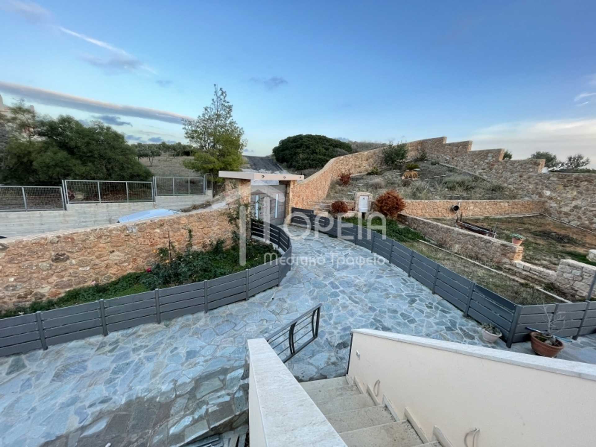 Property thumbnail 3