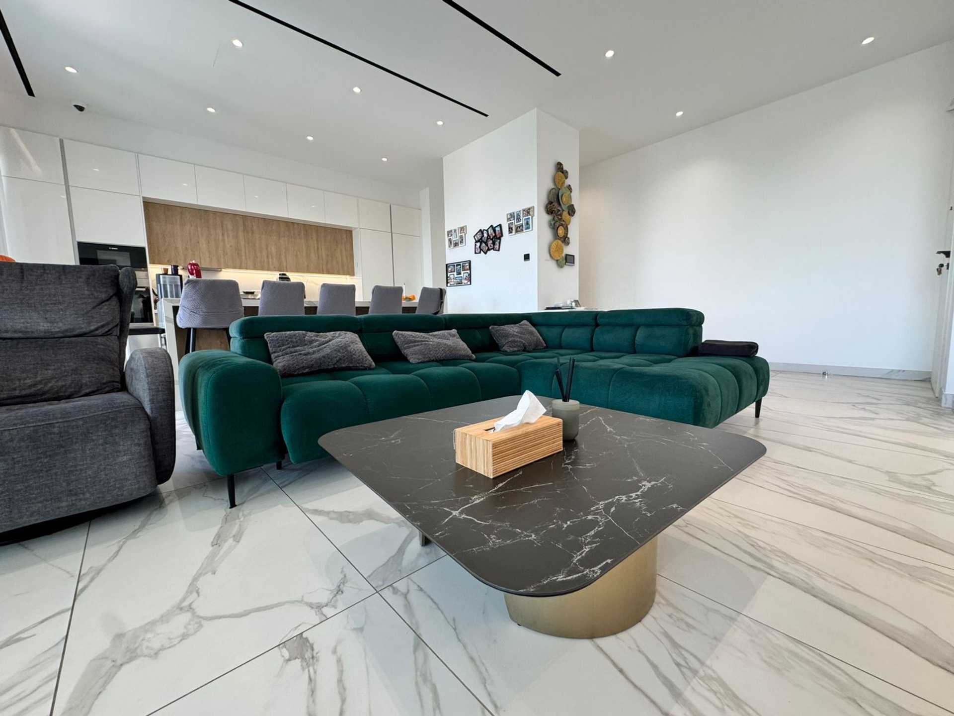 Property thumbnail 4