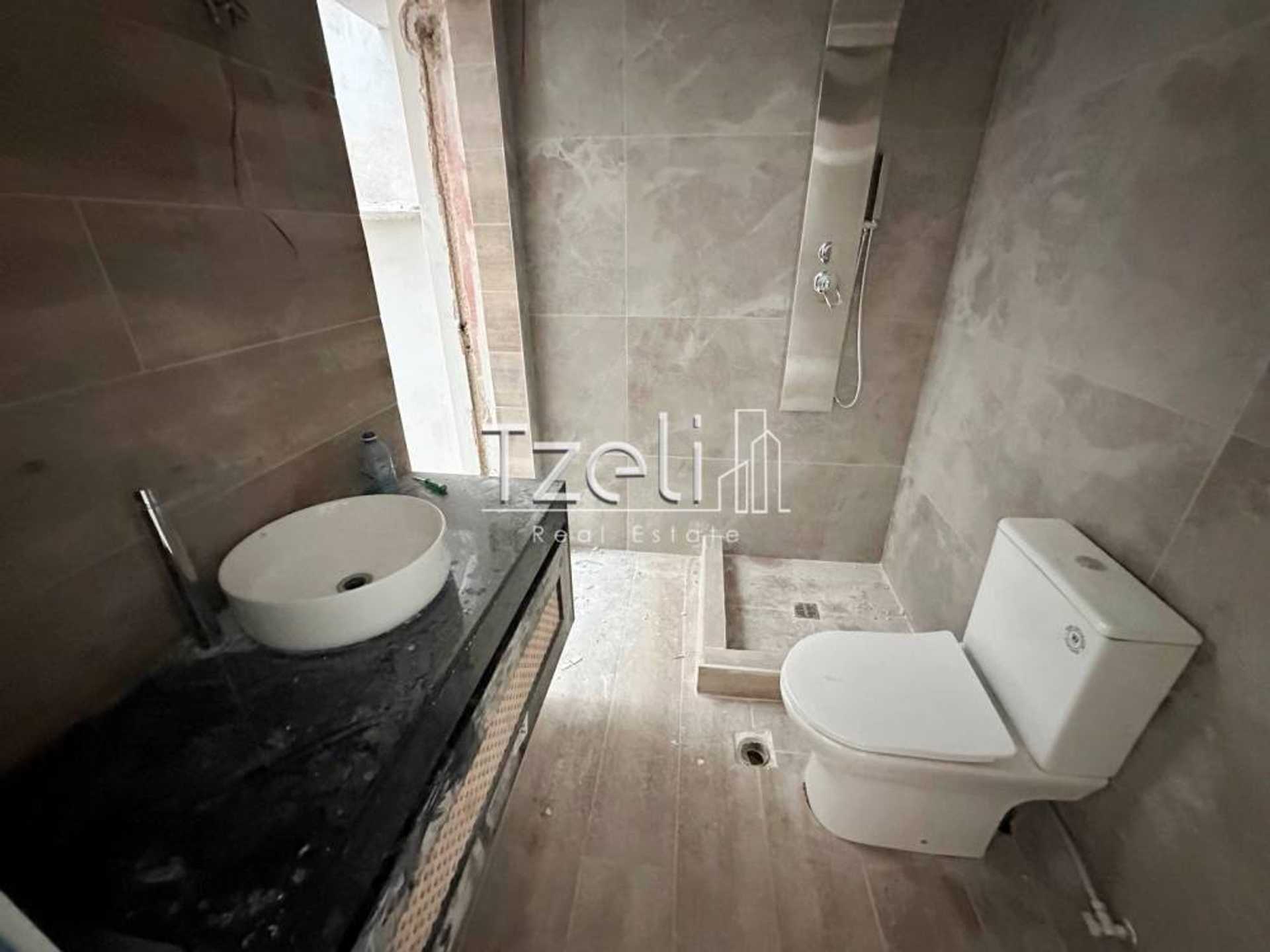 Property thumbnail 4