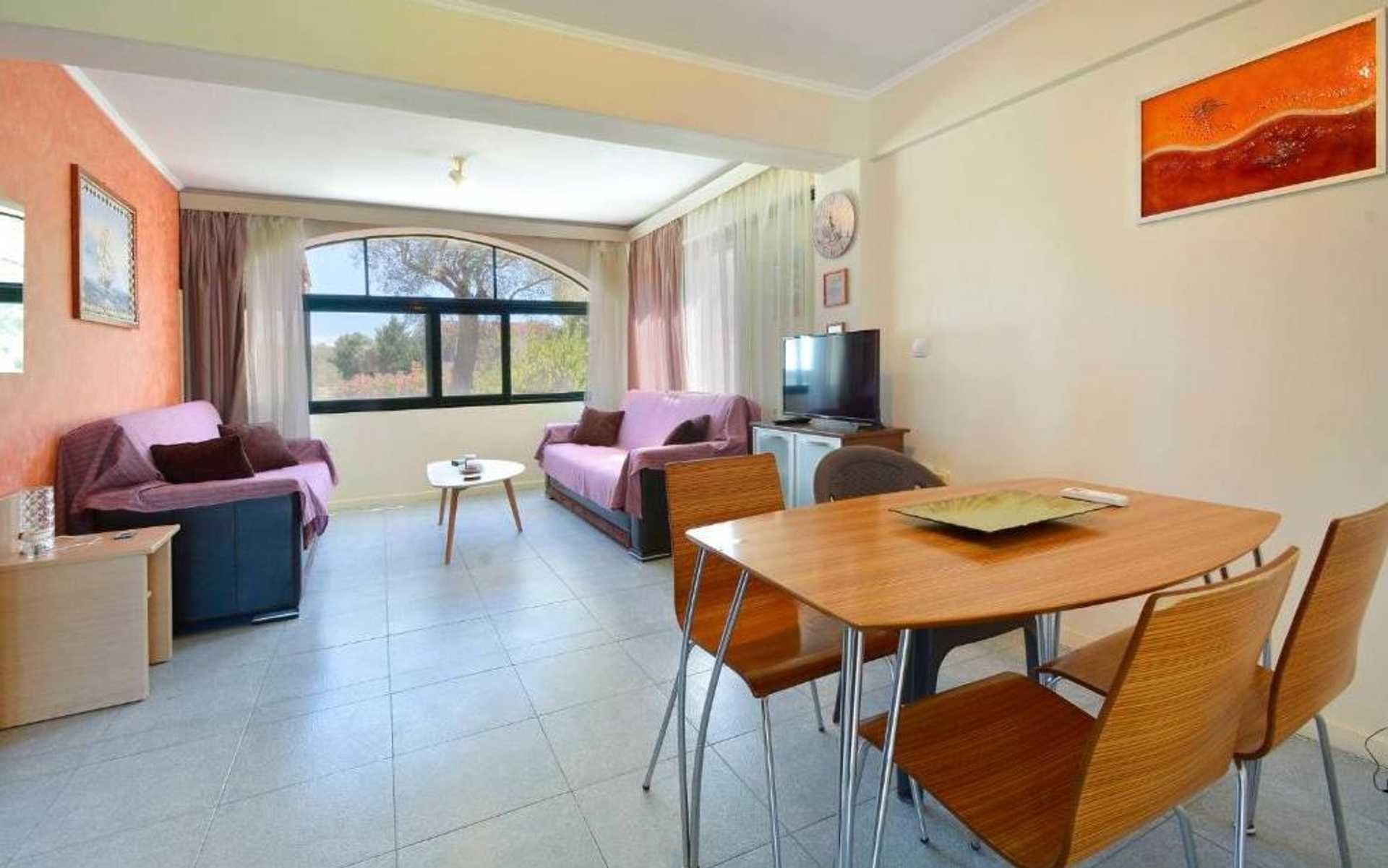 Property thumbnail 3