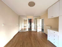 תמונת צ'ולארגוס, אתונה למכירה (2)