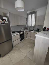 תמונת קיפסלי, אתונה למכירה (2)