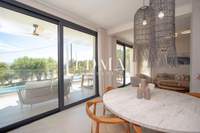 תמונת בית, קסנדרה למכירה (2)