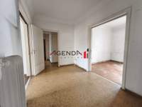 תמונת ויקטוריה, אתונה למכירה