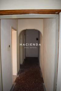 תמונת בית, דלתא למכירה (1)