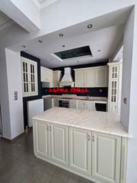 תמונת קראטסיני, אתונה למכירה (2)