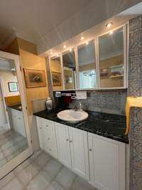 Image 19 of 25
