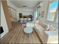 תמונת נאה פסיכיקו, אתונה למכירה (2)