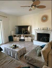 תמונת סרוניקוס, אתונה למכירה (2)