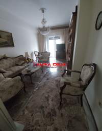 תמונת קראטסיני, אתונה למכירה (2)